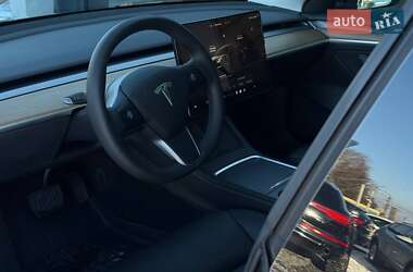 Седан Tesla Model 3 2022 в Ровно