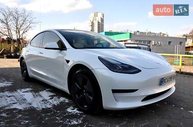 Седан Tesla Model 3 2022 в Львове