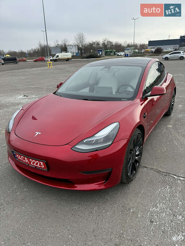 Седан Tesla Model 3 2021 в Львове