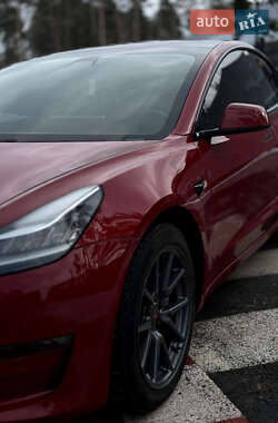 Седан Tesla Model 3 2018 в Житомире