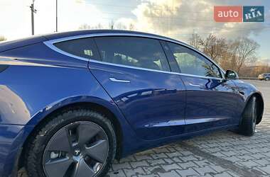 Седан Tesla Model 3 2020 в Львове