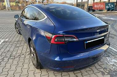 Седан Tesla Model 3 2020 в Львове