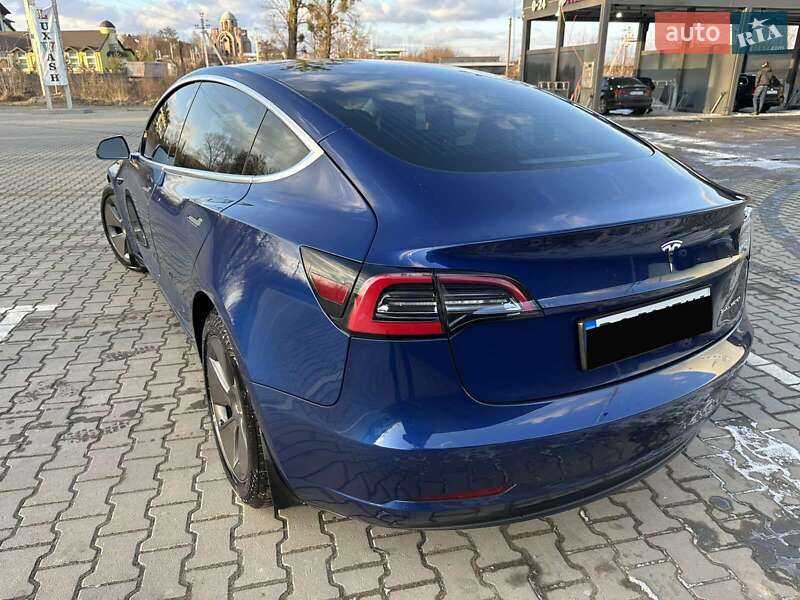 Седан Tesla Model 3 2020 в Львові