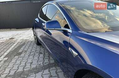 Седан Tesla Model 3 2020 в Львове