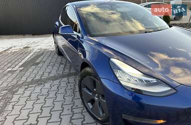 Седан Tesla Model 3 2020 в Львове