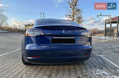 Седан Tesla Model 3 2020 в Львове