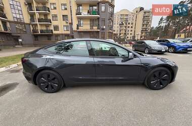 Седан Tesla Model 3 2024 в 