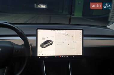 Седан Tesla Model 3 2019 в Киеве