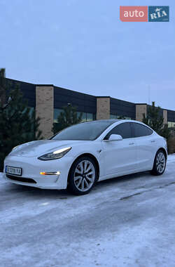 Седан Tesla Model 3 2019 в 