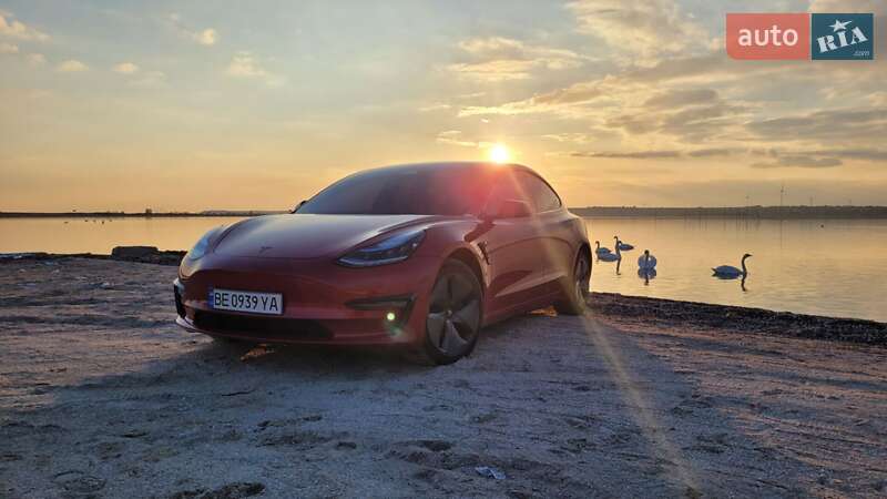 Седан Tesla Model 3 2019 в Николаеве