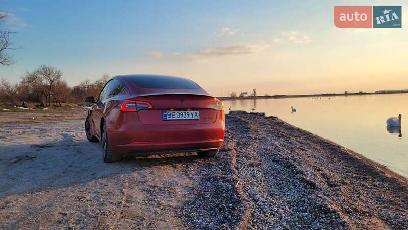 Седан Tesla Model 3 2019 в Николаеве