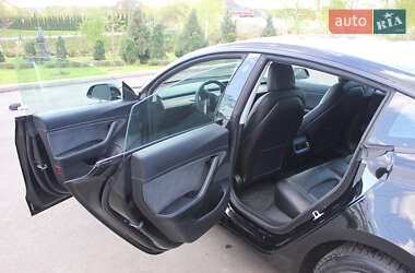 Седан Tesla Model 3 2019 в 