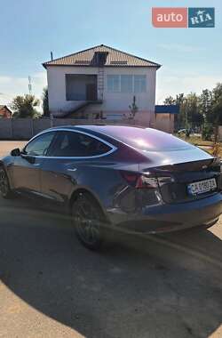 Седан Tesla Model 3 2017 в Каменке