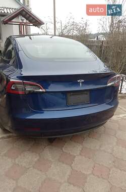 Седан Tesla Model 3 2021 в Києві