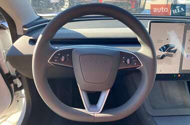 Седан Tesla Model 3 2024 в 