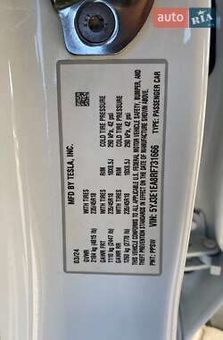 Седан Tesla Model 3 2024 в 