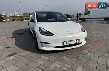 Седан Tesla Model 3 2021 в Хусте