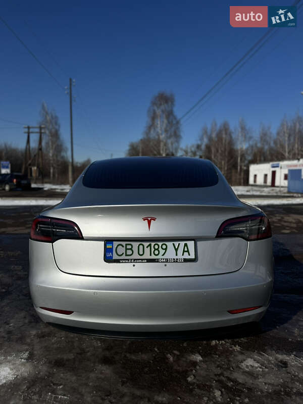 Седан Tesla Model 3 2018 в Киеве