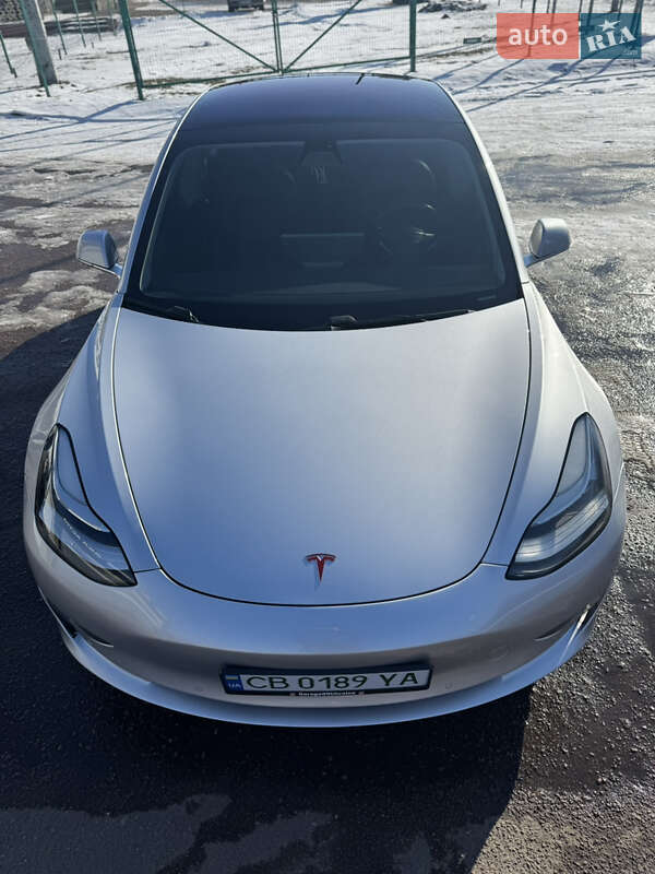Седан Tesla Model 3 2018 в Киеве