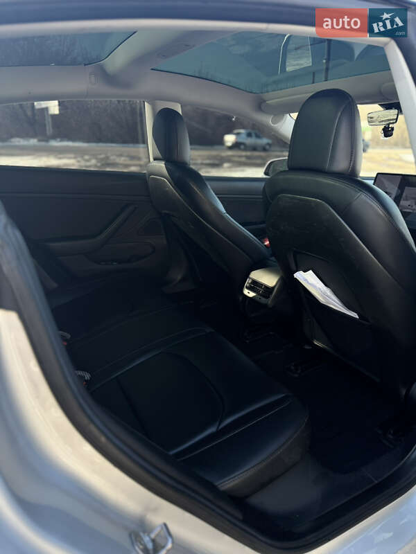 Седан Tesla Model 3 2018 в Киеве