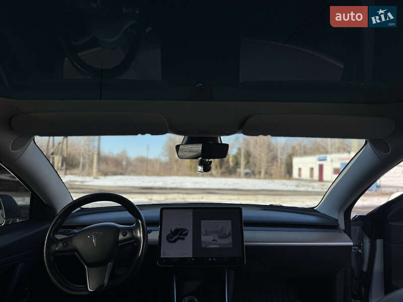 Седан Tesla Model 3 2018 в Киеве