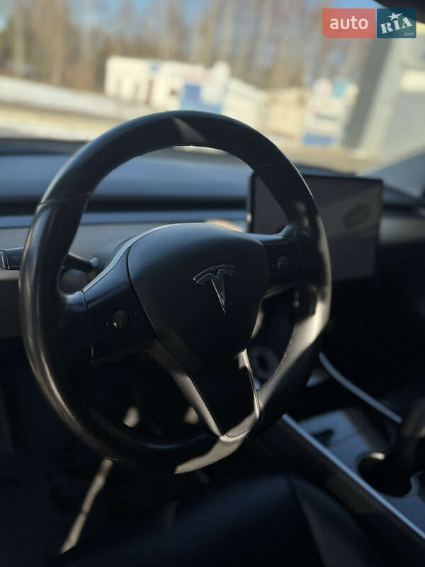 Седан Tesla Model 3 2018 в Киеве