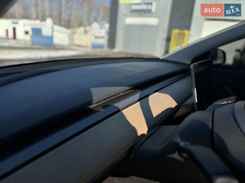 Седан Tesla Model 3 2018 в Киеве