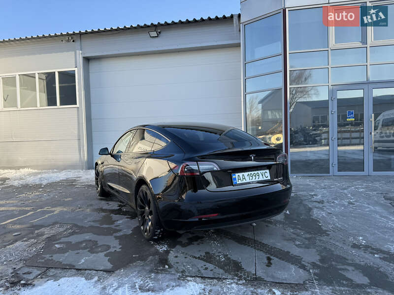 Седан Tesla Model 3 2022 в Броварах