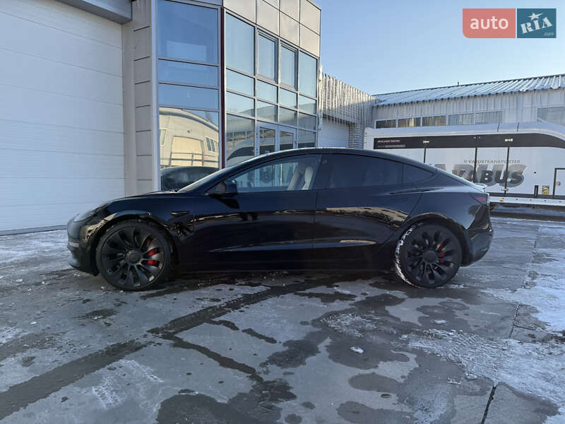 Седан Tesla Model 3 2022 в Броварах