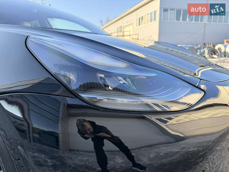 Седан Tesla Model 3 2022 в Броварах
