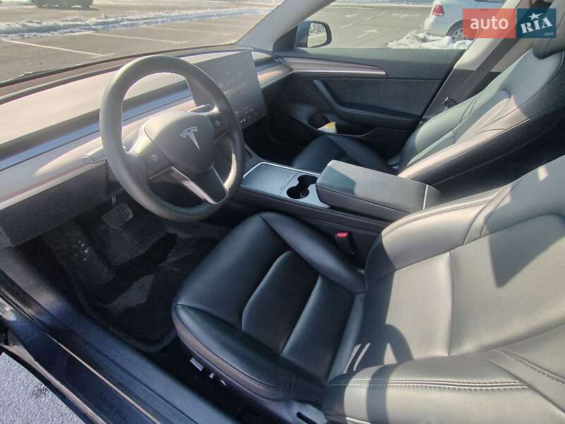 Седан Tesla Model 3 2023 в Киеве