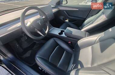 Седан Tesla Model 3 2023 в 