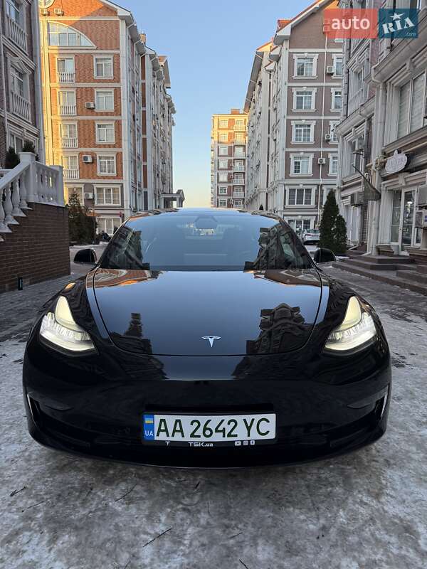 Tesla Model 3 2019