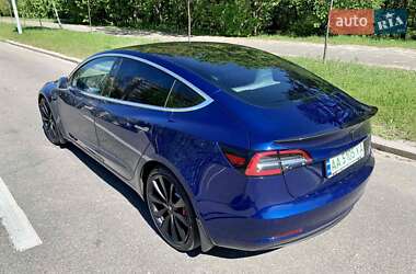 Седан Tesla Model 3 2019 в Києві