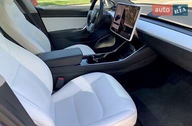 Седан Tesla Model 3 2019 в Києві