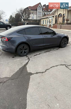 Седан Tesla Model 3 2021 в 