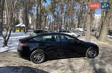 Седан Tesla Model 3 2021 в Києві