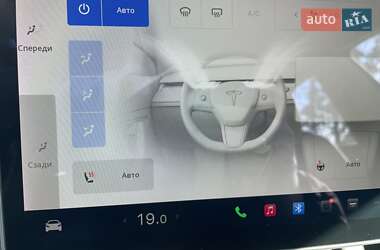 Седан Tesla Model 3 2021 в Києві