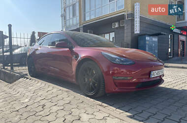 Седан Tesla Model 3 2021 в 