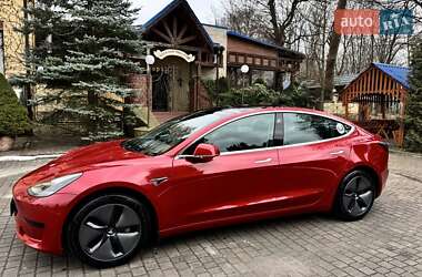 Седан Tesla Model 3 2020 в Львове