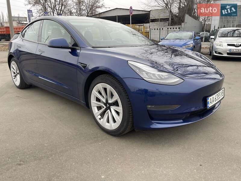 Седан Tesla Model 3 2022 в Києві