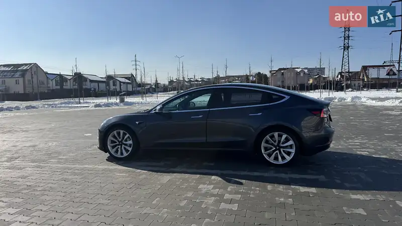 Седан Tesla Model 3 2019 в 
