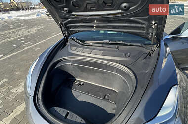 Седан Tesla Model 3 2019 в 