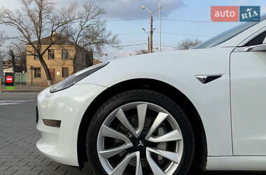 Седан Tesla Model 3 2018 в 