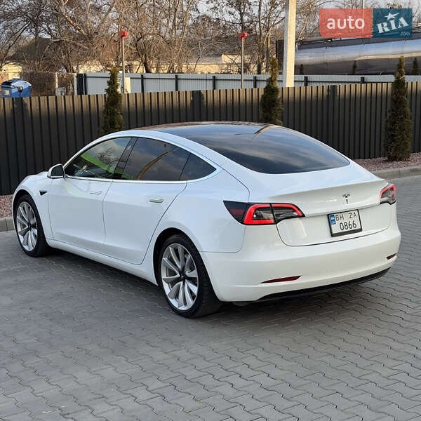 Седан Tesla Model 3 2018 в Одесі