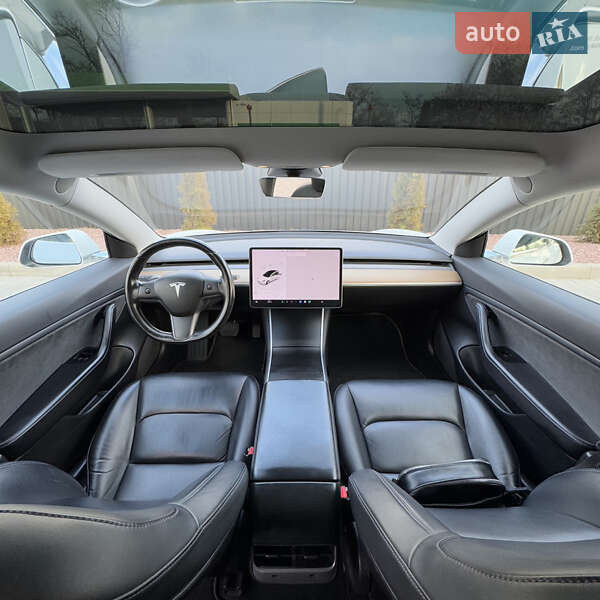 Седан Tesla Model 3 2018 в Одесі
