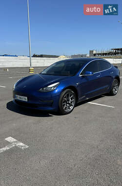 Седан Tesla Model 3 2019 в 