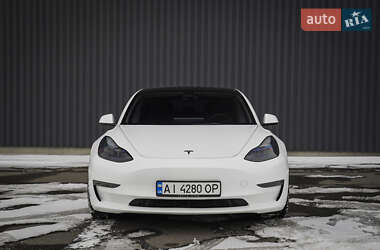 Седан Tesla Model 3 2021 в 