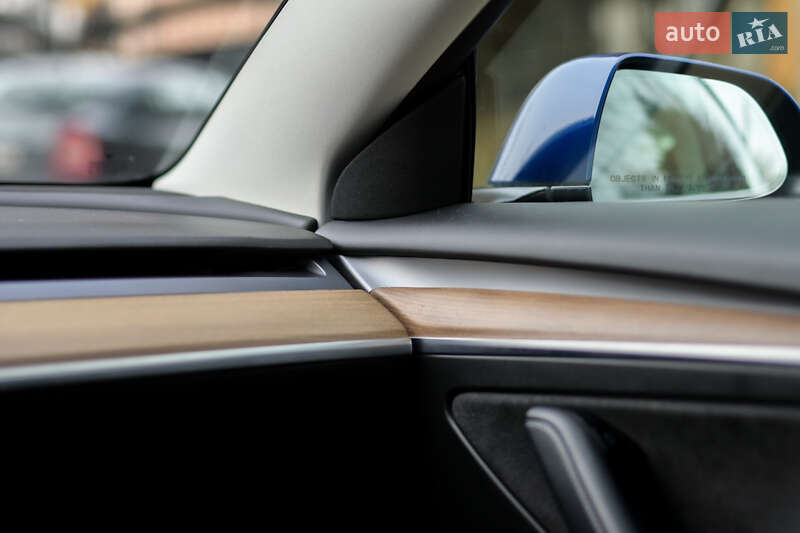 Седан Tesla Model 3 2022 в Ивано-Франковске