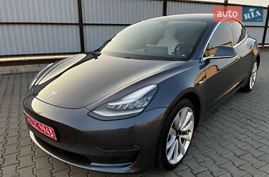 Седан Tesla Model 3 2019 в Луцке